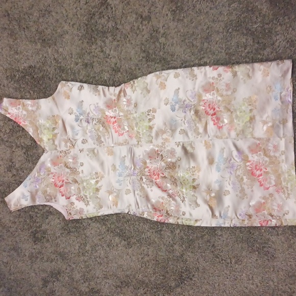 BETSY'S THINGS beaded silky dress - size 8 - floral - Picture 4 of 9